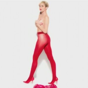 Miley Cyrus macht selbst Strumpfhosen obszön
